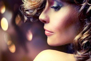 Mujer con cabello ondulado