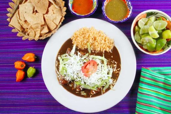 Enchiladas y otras comidas mexicanas