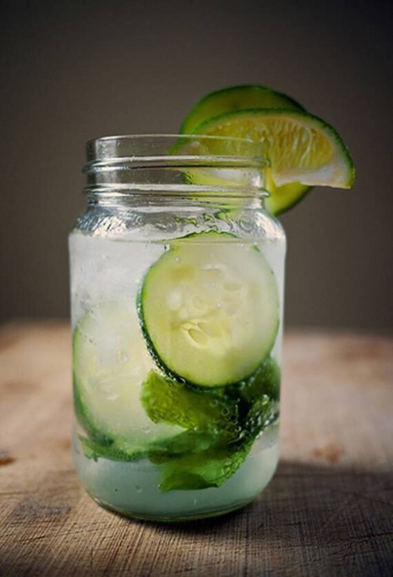 Agua de pepino para hidratarse